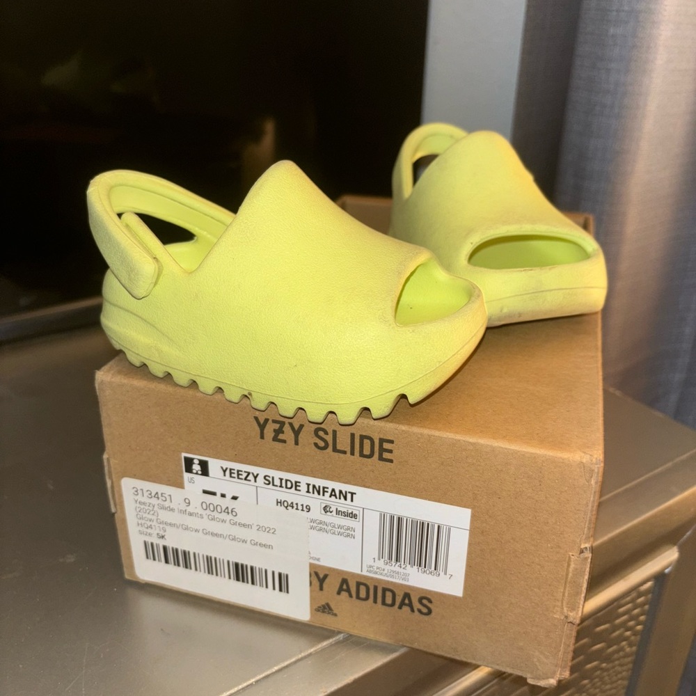 5c Yeezy slide